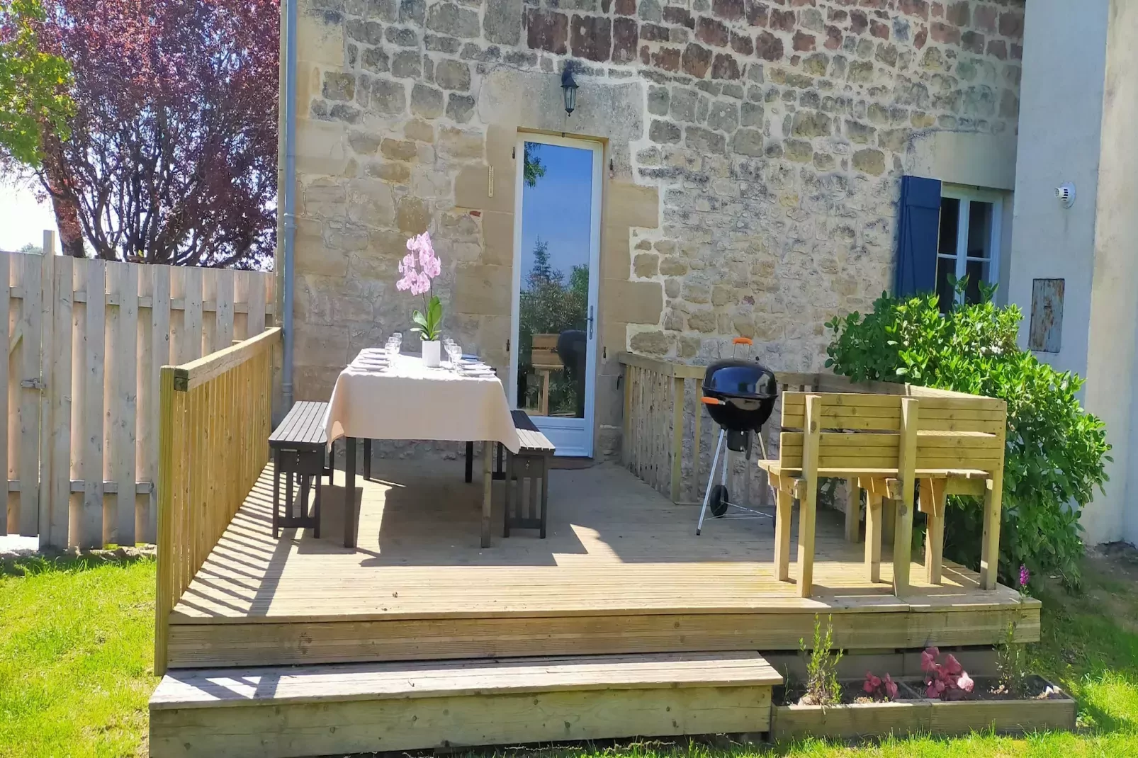 Maison de charme avec piscine à Coubejours-Terrasbalkon