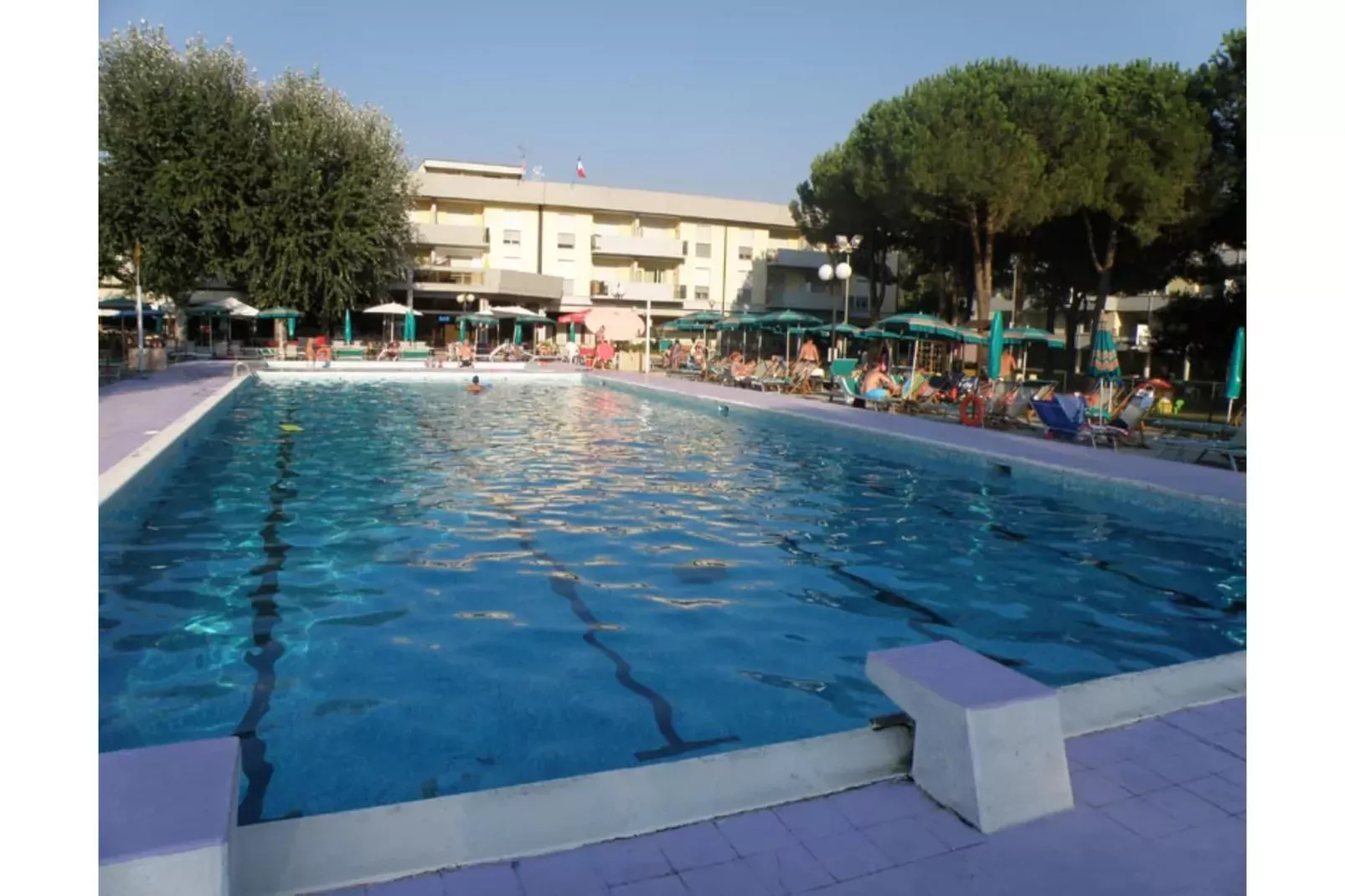 Residenza Alberghiera Italia in Luni - Trilocale R6/C6-Zwembad