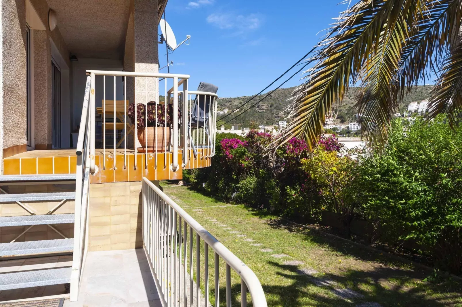 1233 VILA NEUS con piscina