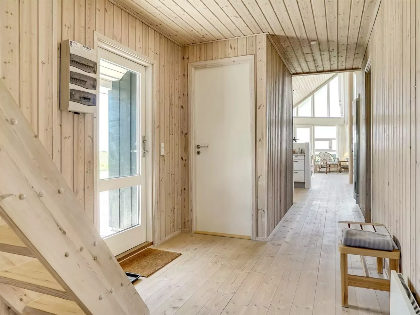 "Tilje" - 80m from the sea-Binnen