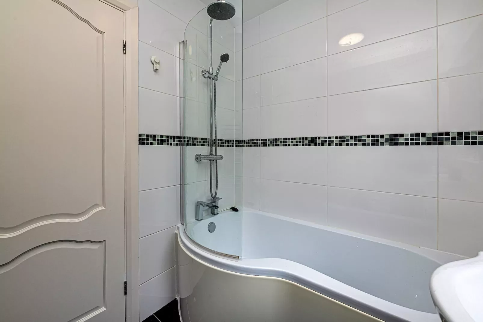 Cesail Y Mynydd-Badkamer