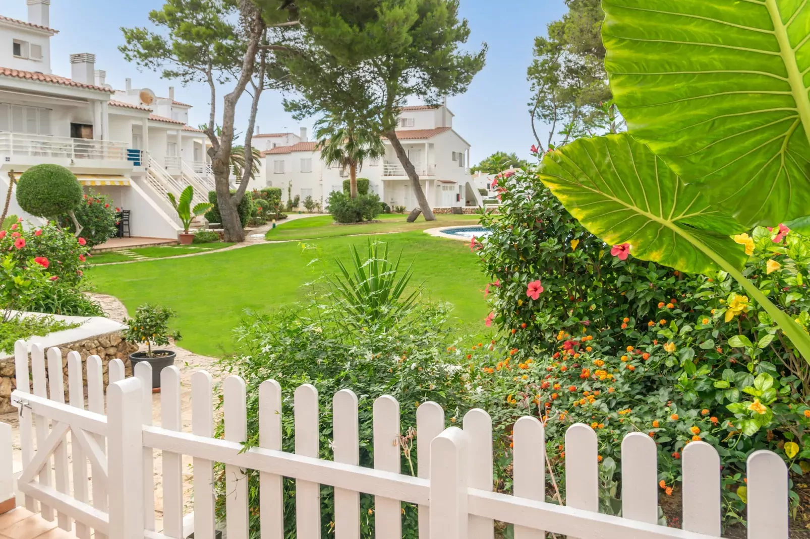 Edisol 29 (villa Pilar 2)-Tuinen zomer