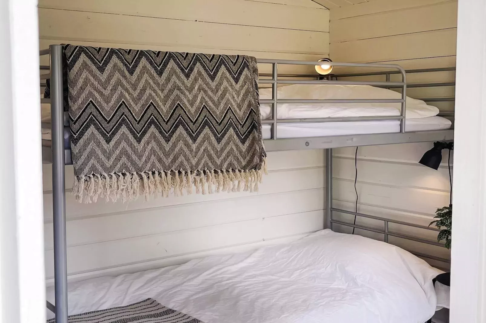 Sommarstuga small-Binnen