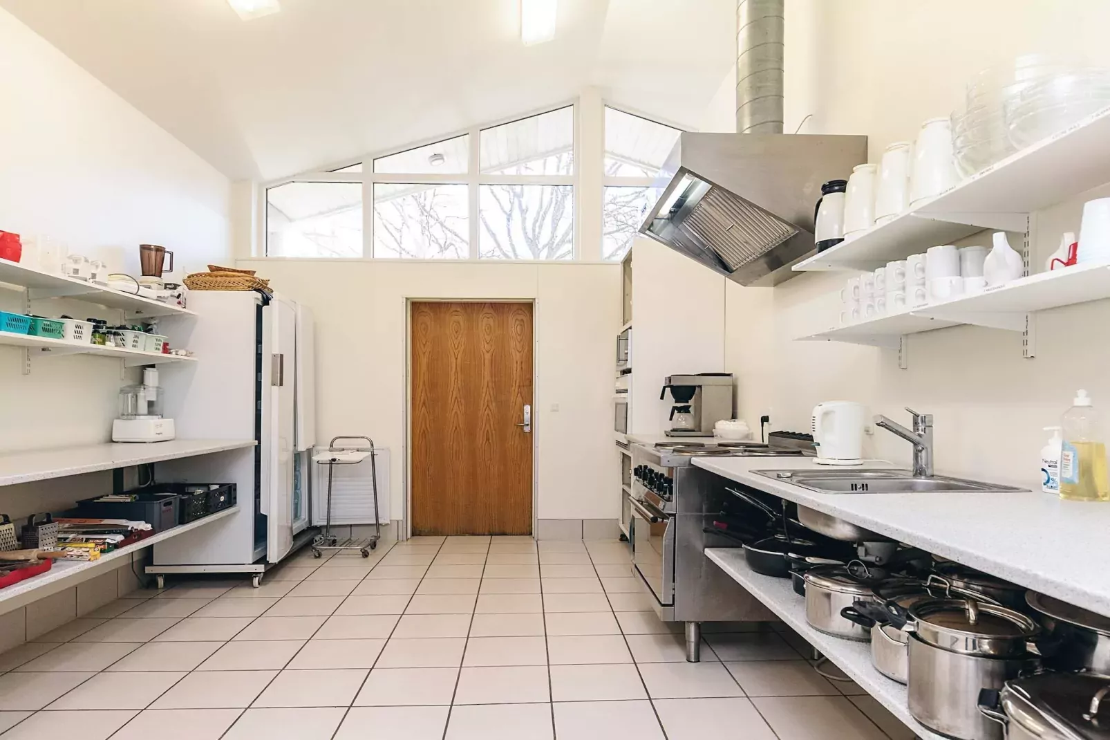 Delt værelse til 4 personer-Binnen