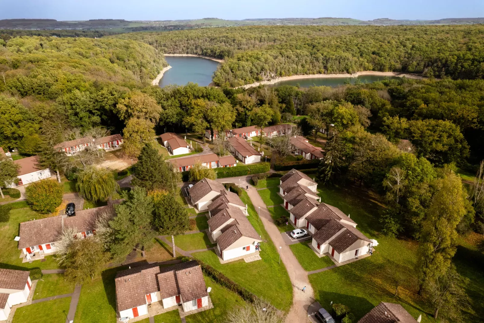 Gîte 3 Pièces 6 Personnes 1  bébé Roncière-Buitenkant zomer