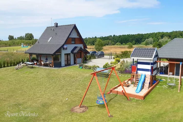 Dom MARCO POLO w Mielenku-Tuinen zomer