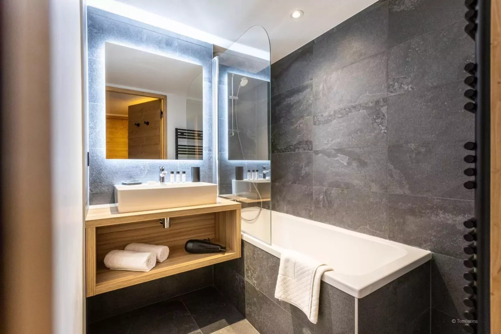 CHAPELLE DABONDANCE Le Flocon Blanc A36S-Badkamer