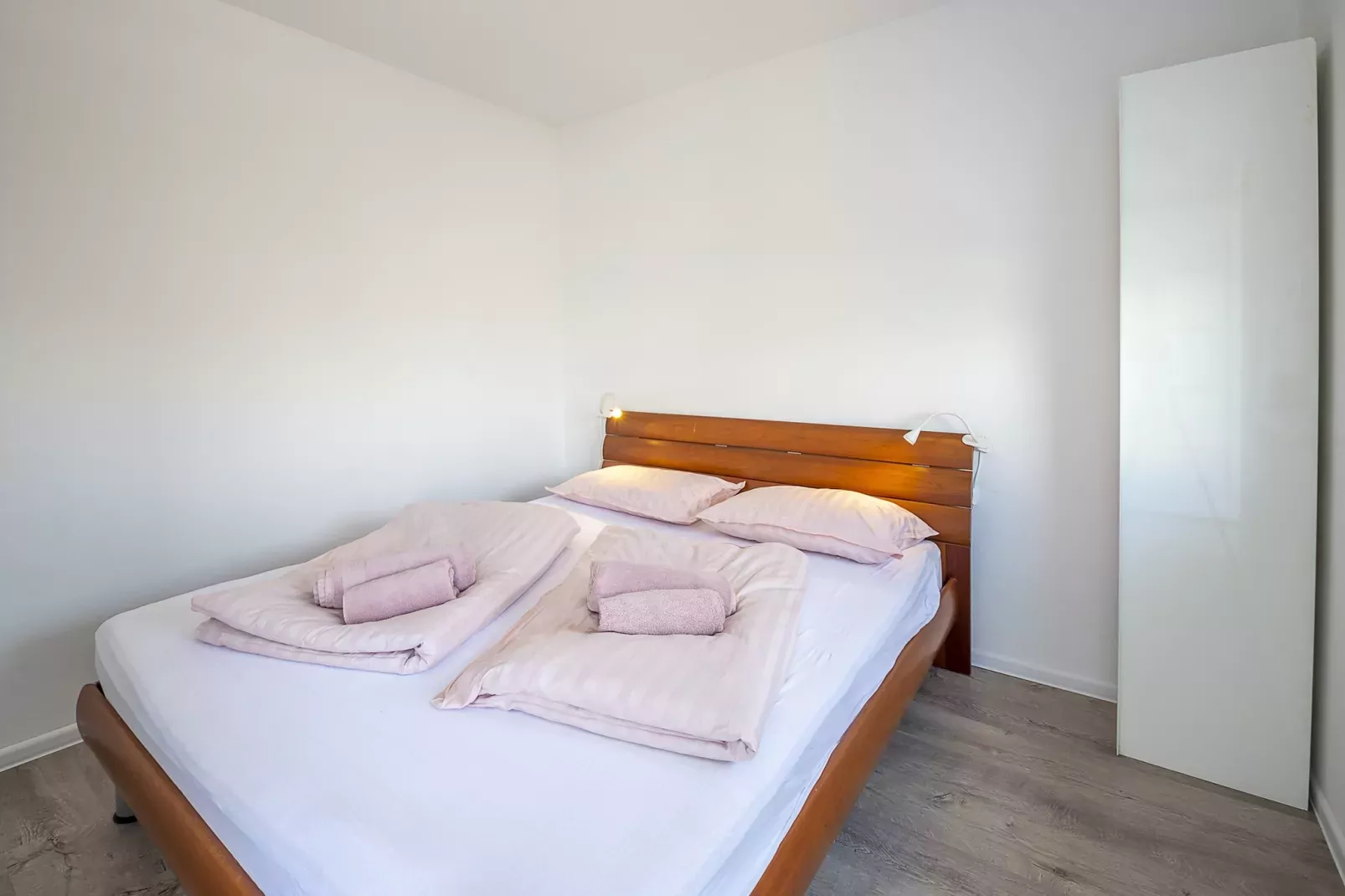 Villa Susanne with Private Pool-Slaapkamer