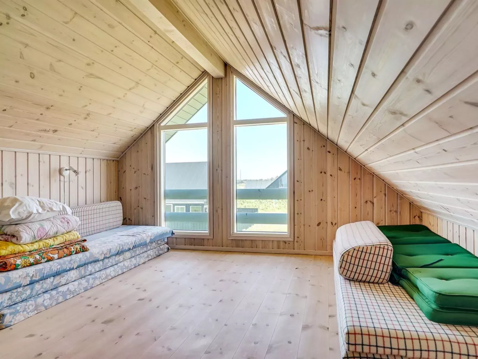 "Tilje" - 80m from the sea-Binnen