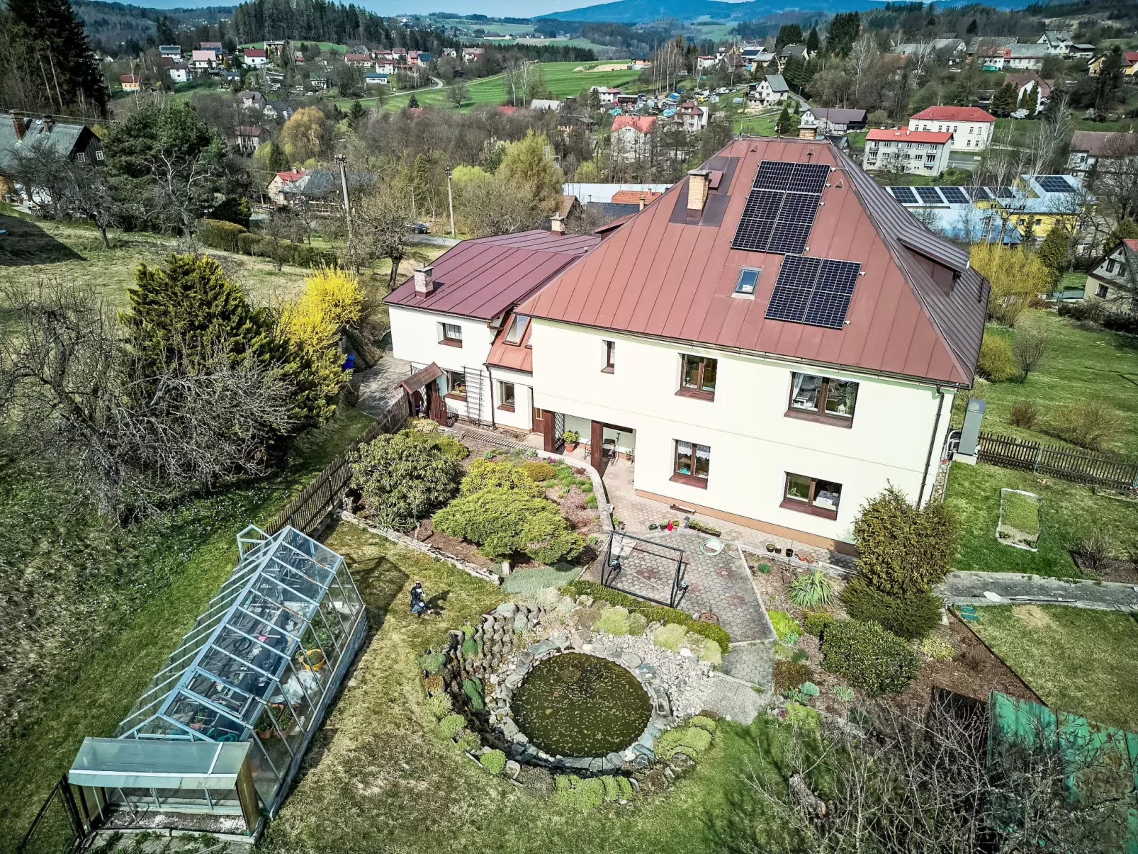 Jesenný-Buiten