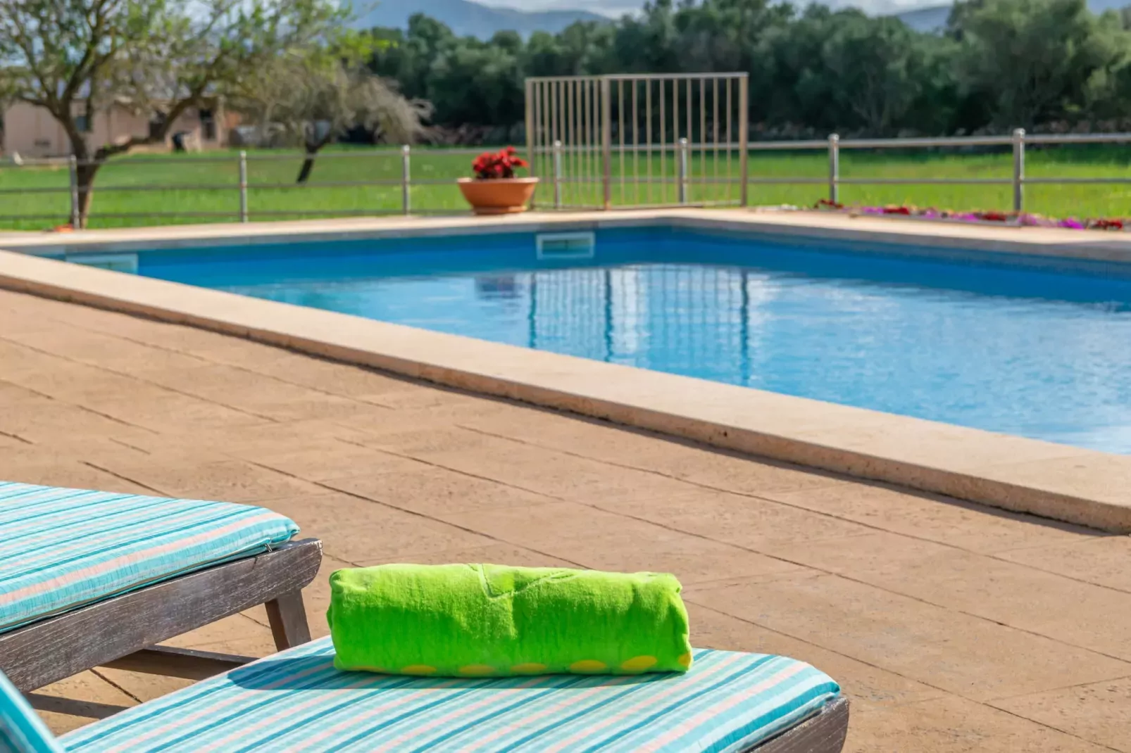 Son Gener (manacor)-Buitenkant zomer