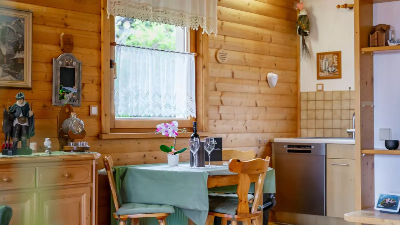 Landhaus zur Sonne-Eetkamer