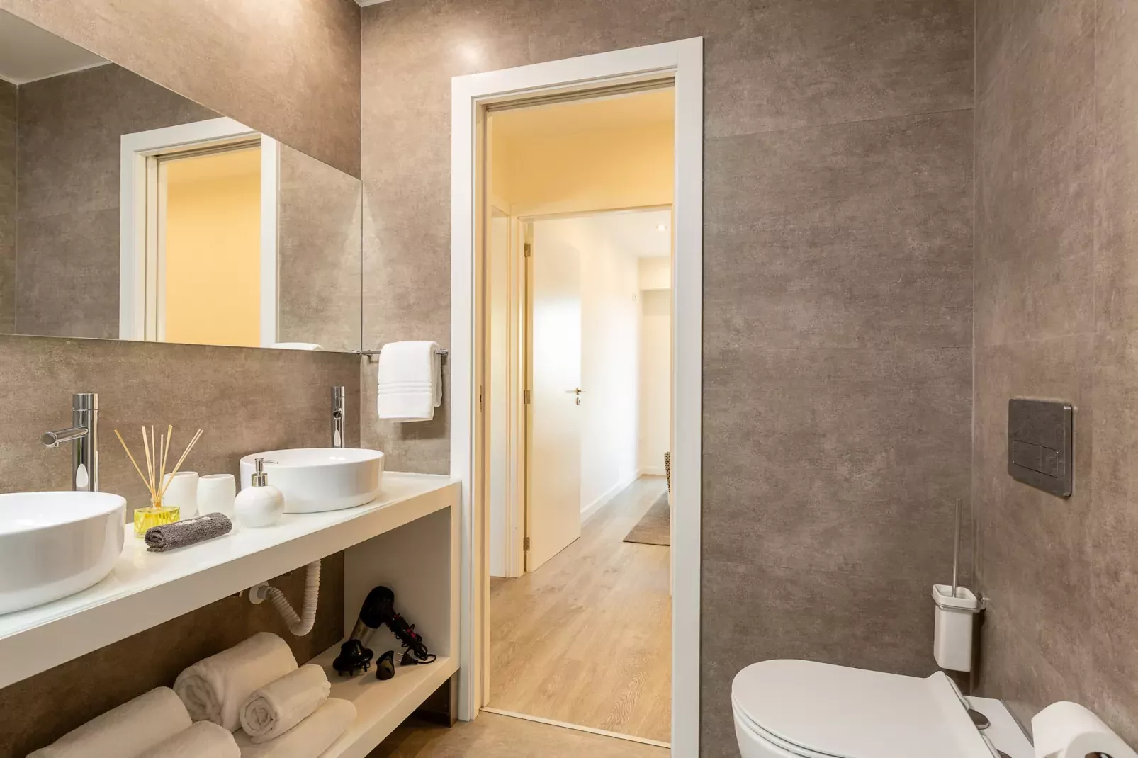 YOUROPO - Central-Badkamer