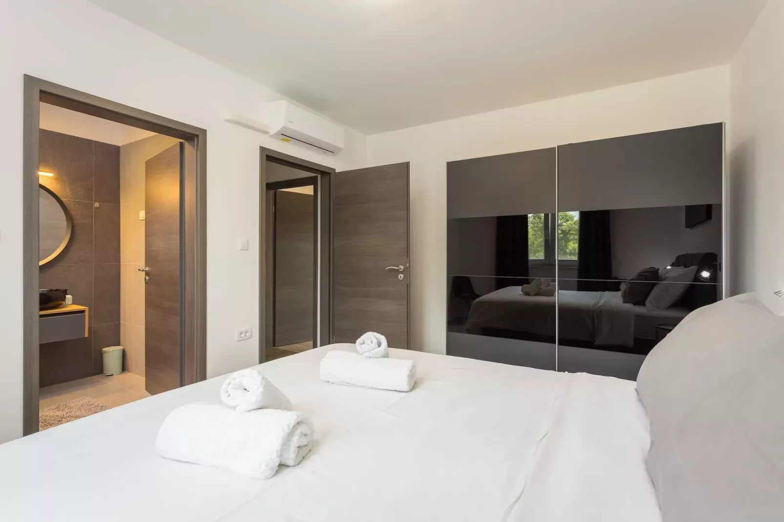 Holiday Home Greta with Private Pool-Slaapkamer