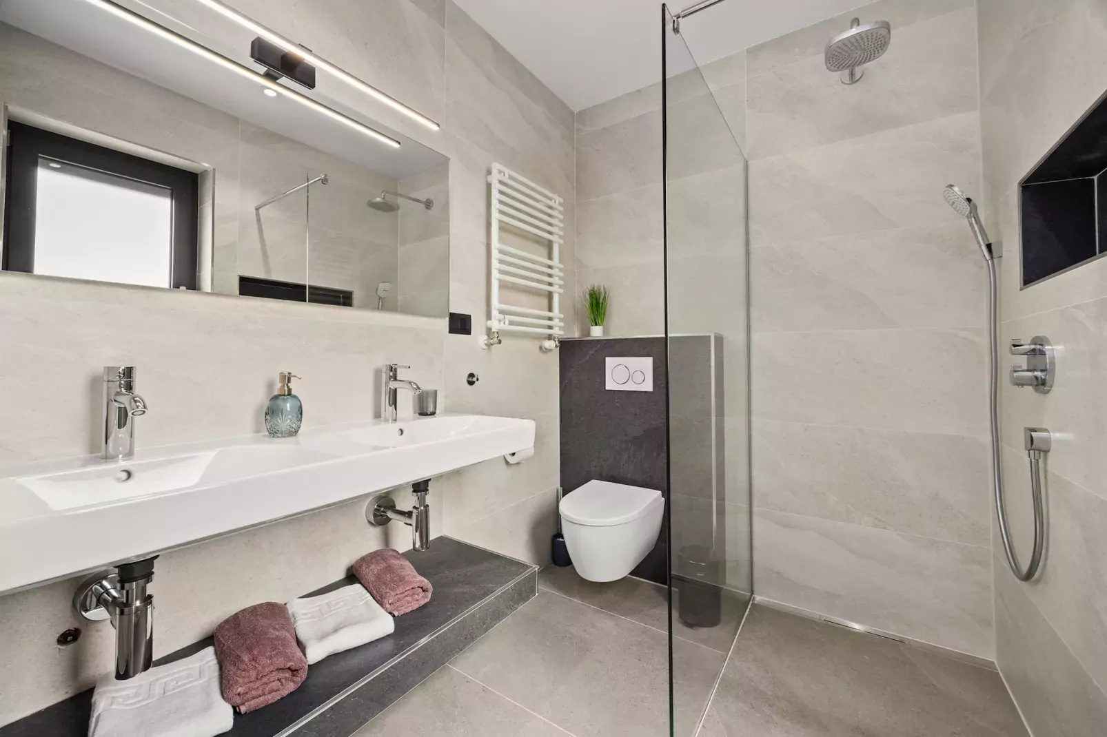 Villa Antares - Luxurious Vacation Oasis-Badkamer