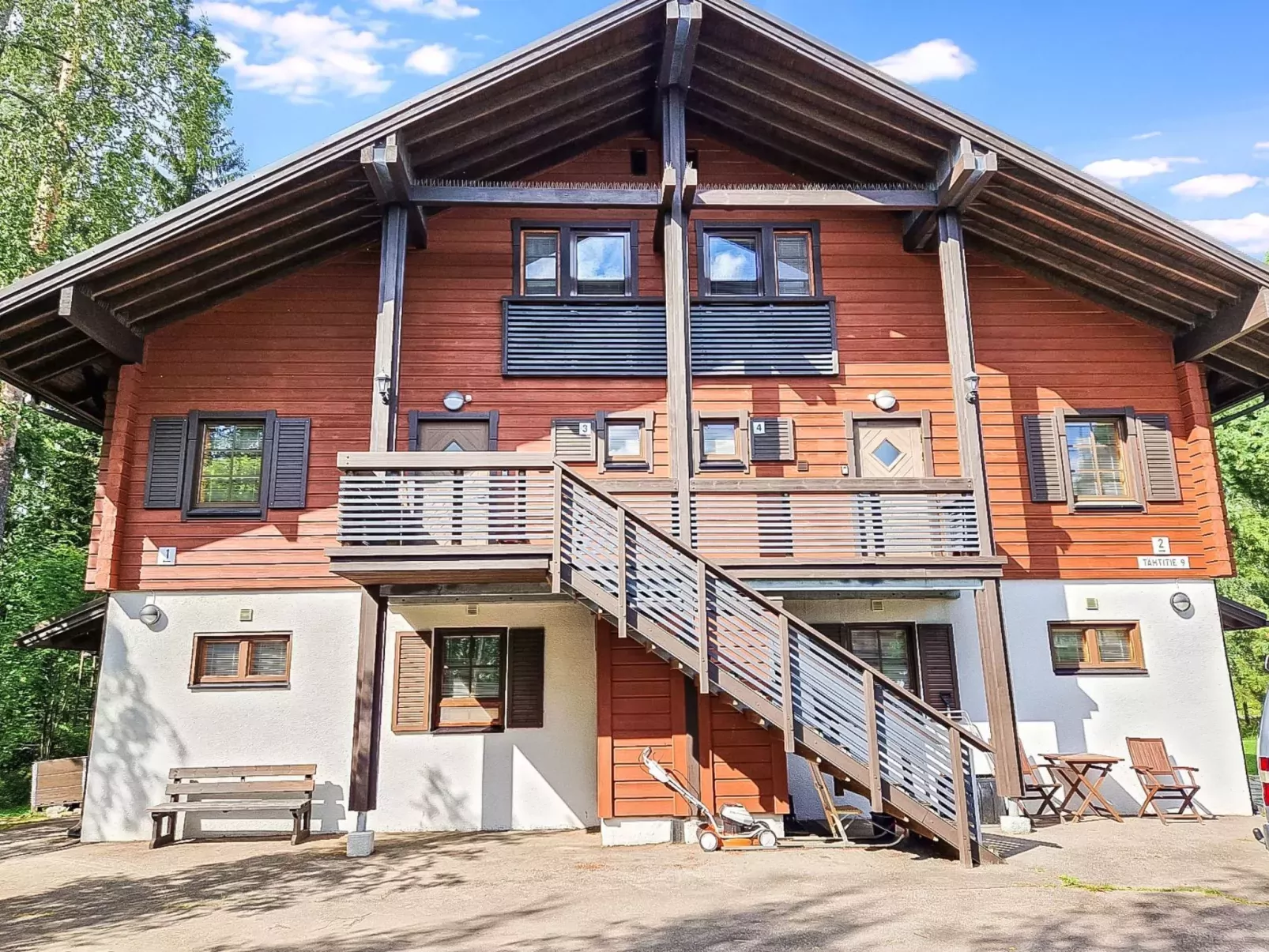 Alppitalo sinitähti 9 apt 3-Buiten