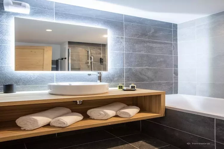 PLAGNE MONTALBERT Le Snoroc- A38T-Badkamer
