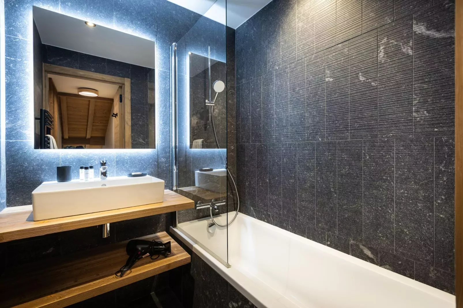 MEGEVE L’Eclat des Vériaz-A40S-Badkamer