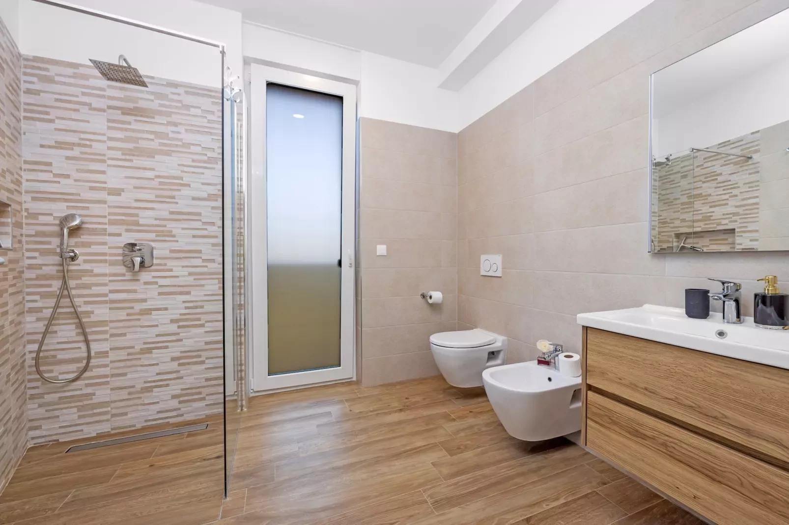 Villa Pinus-Badkamer