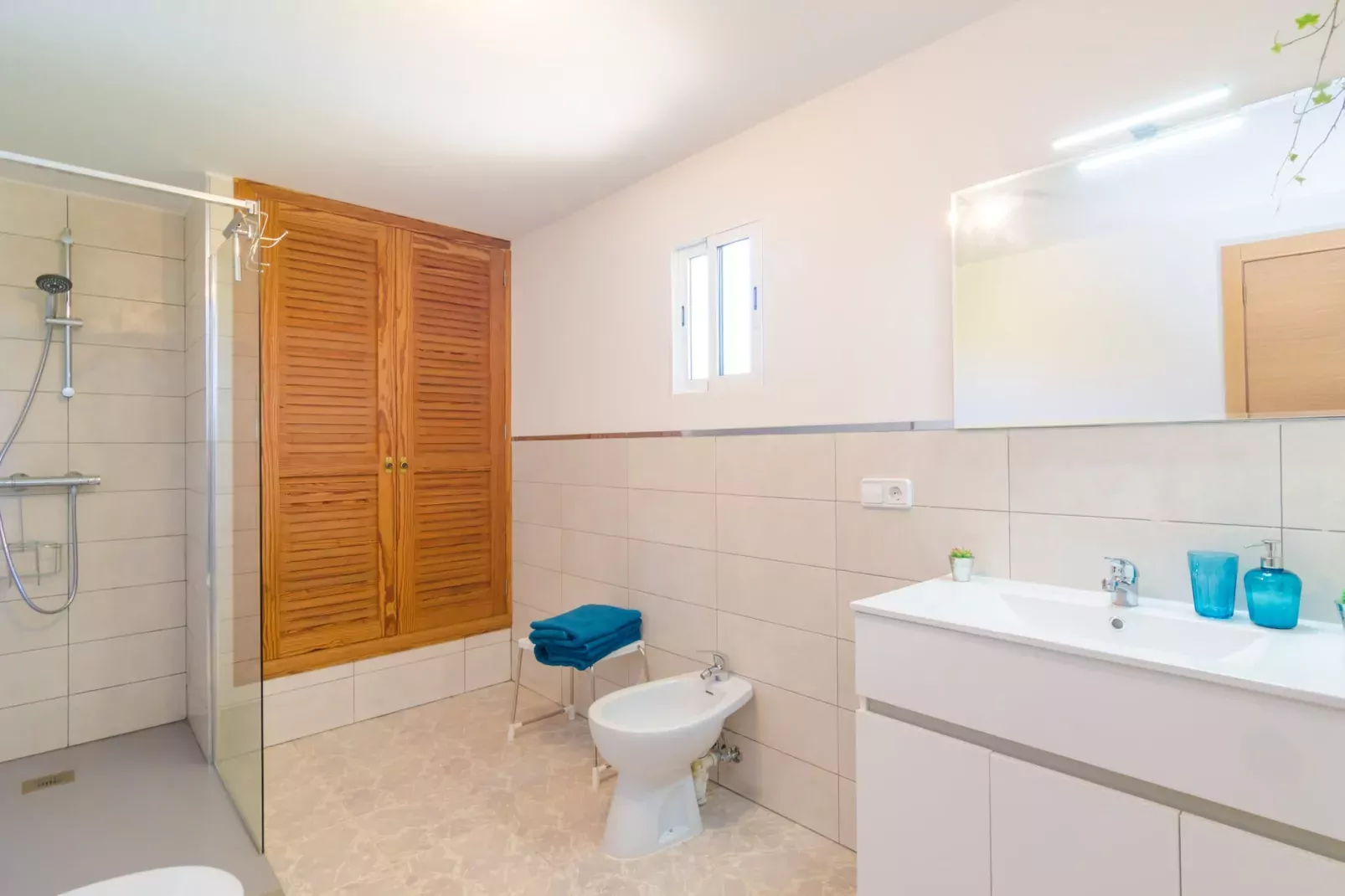 Es Pont Den Teulari Nou-Badkamer