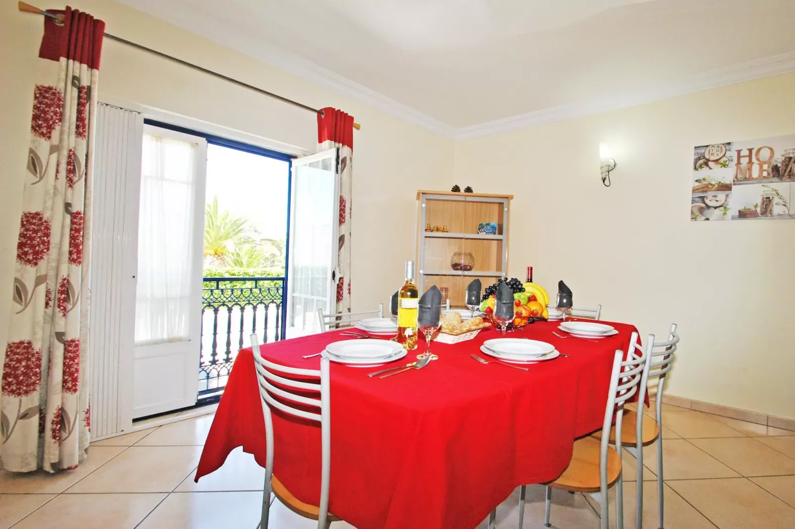 Apartment Paphos-Eetkamer
