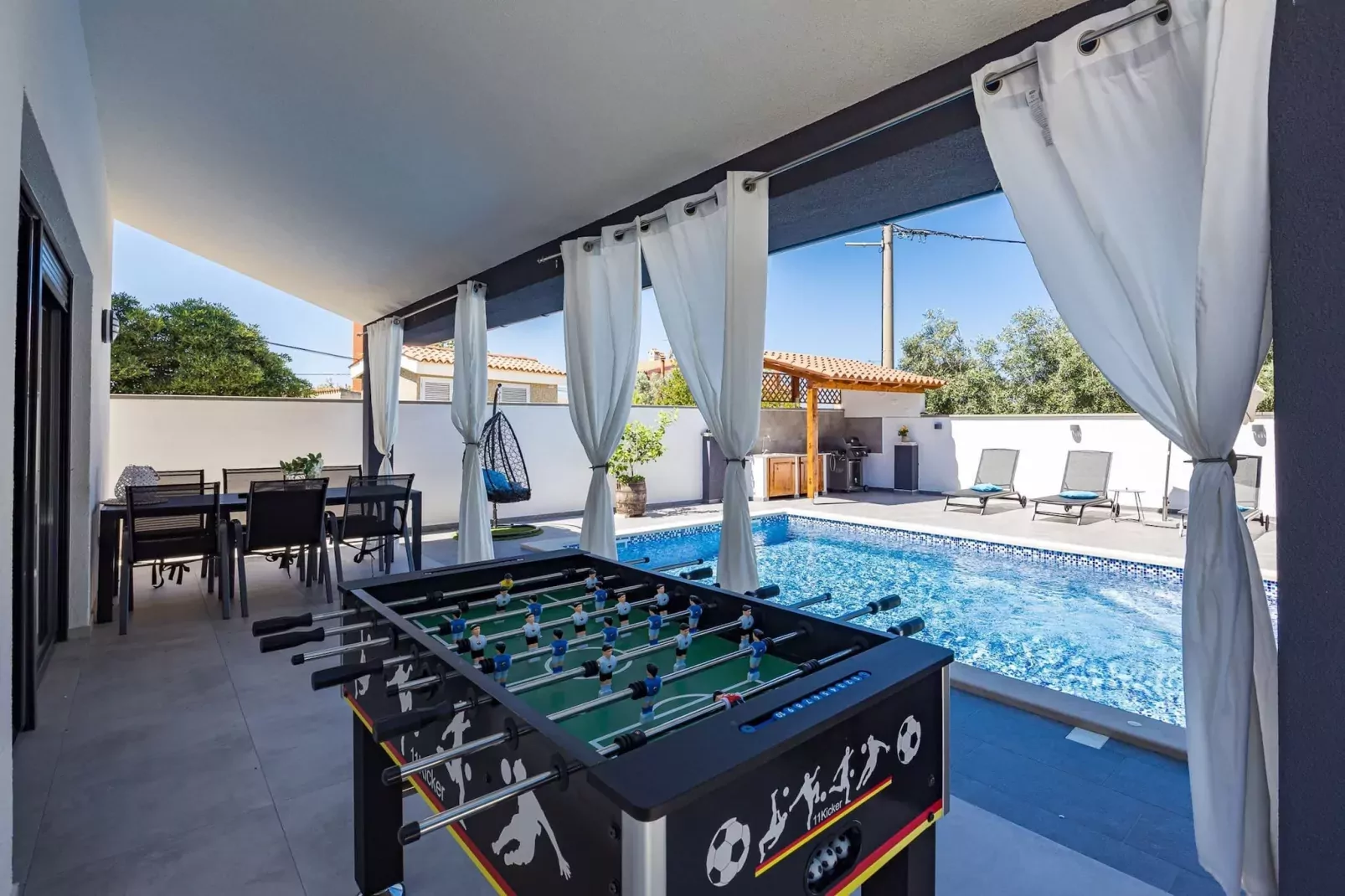 Villa Bavaria with Pool, Jacuzzi, Table Tennis-Terras