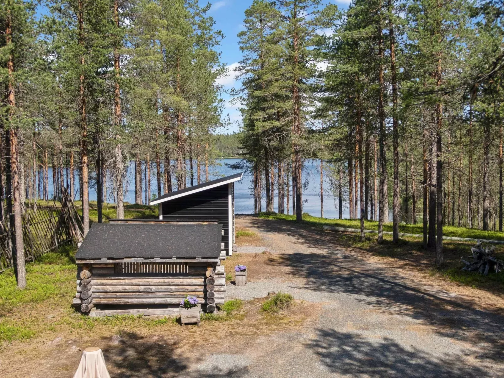 Uuttuniemi-Buiten