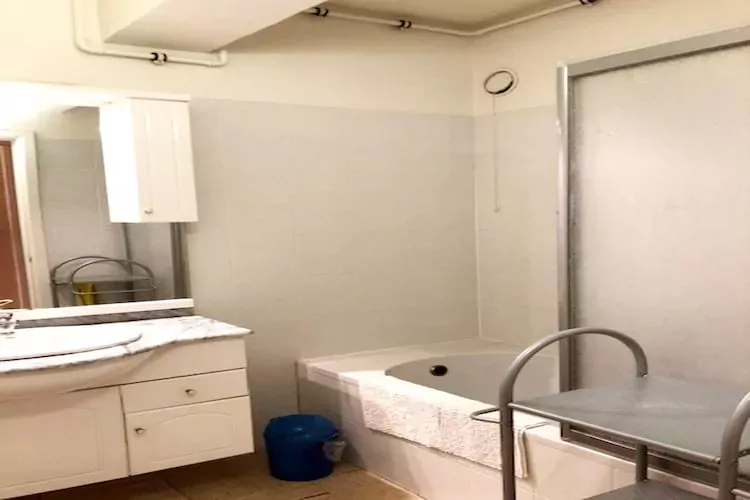 Kennedy C2-Badkamer