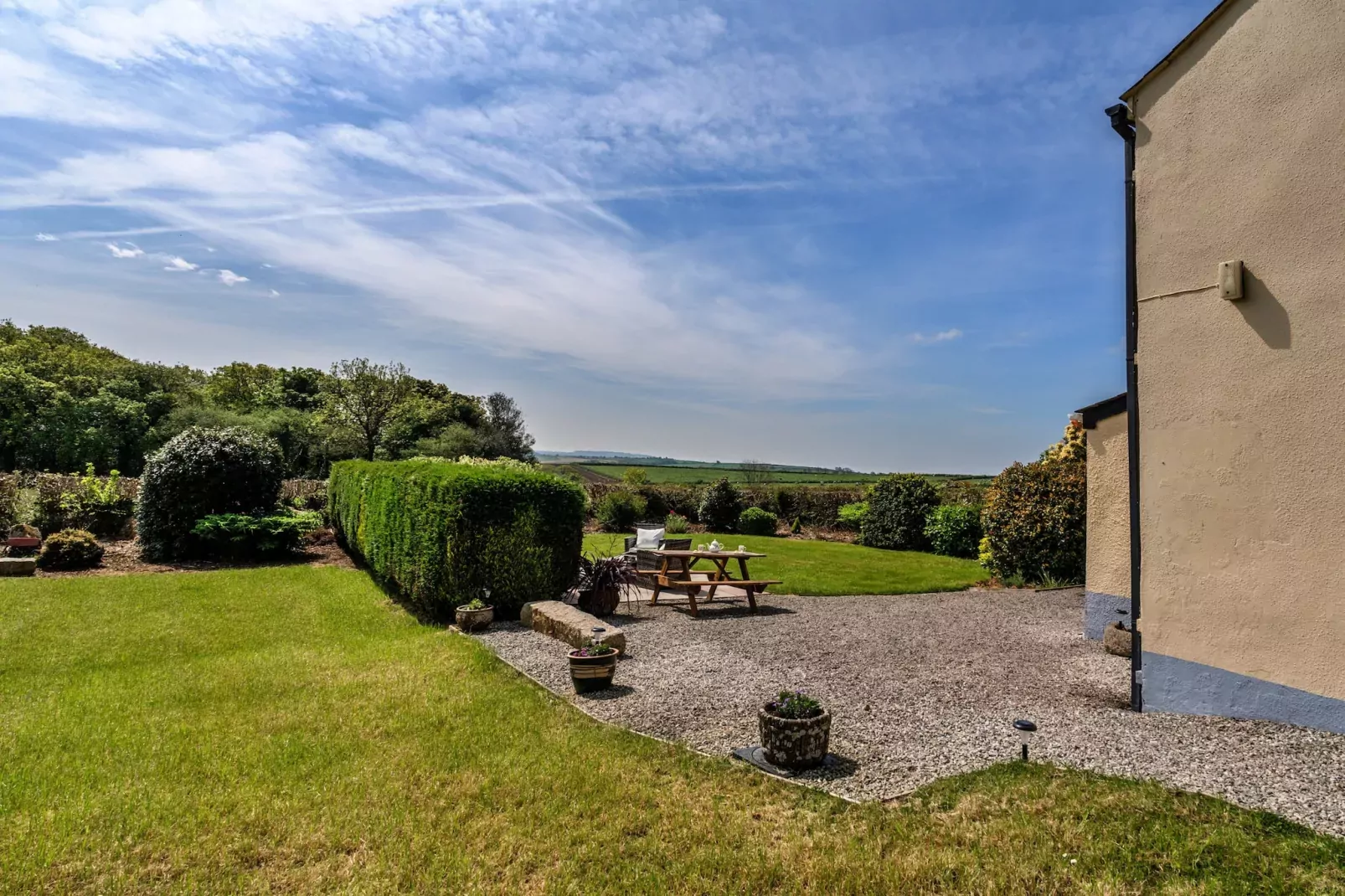 Cutkieve Farm Cottage-Tuinen zomer