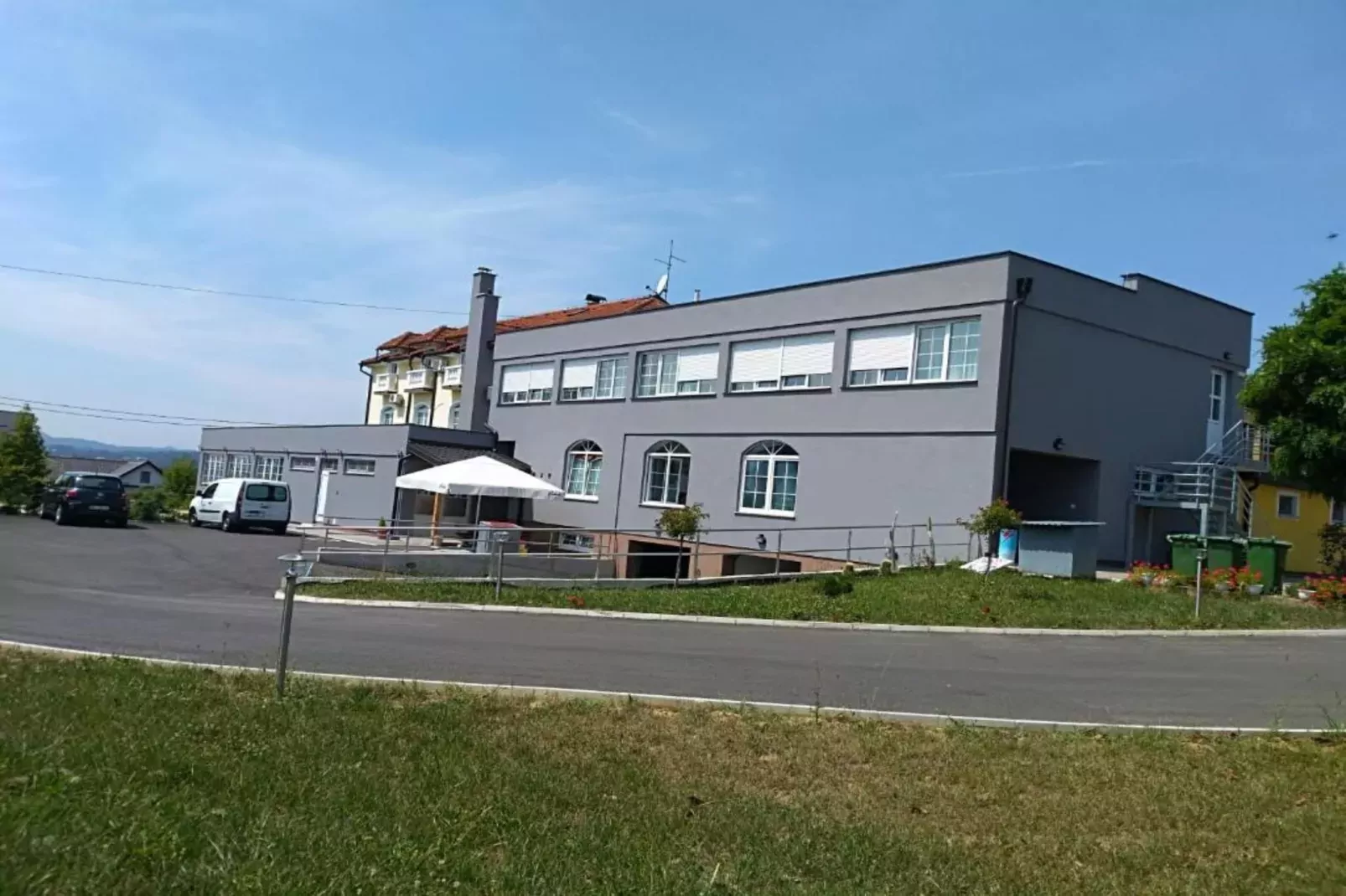 Hotel Orion - Triple Room with Terrace-Buitenlucht
