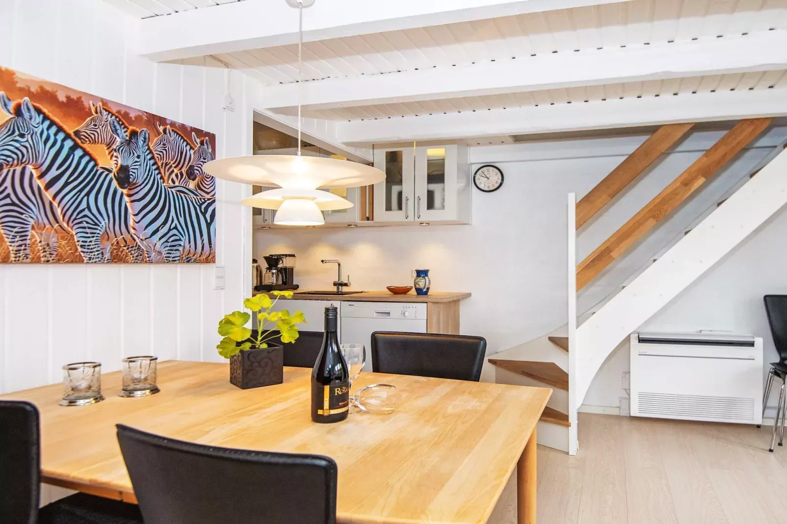 3 room,2 levels,dishwasher-Binnen