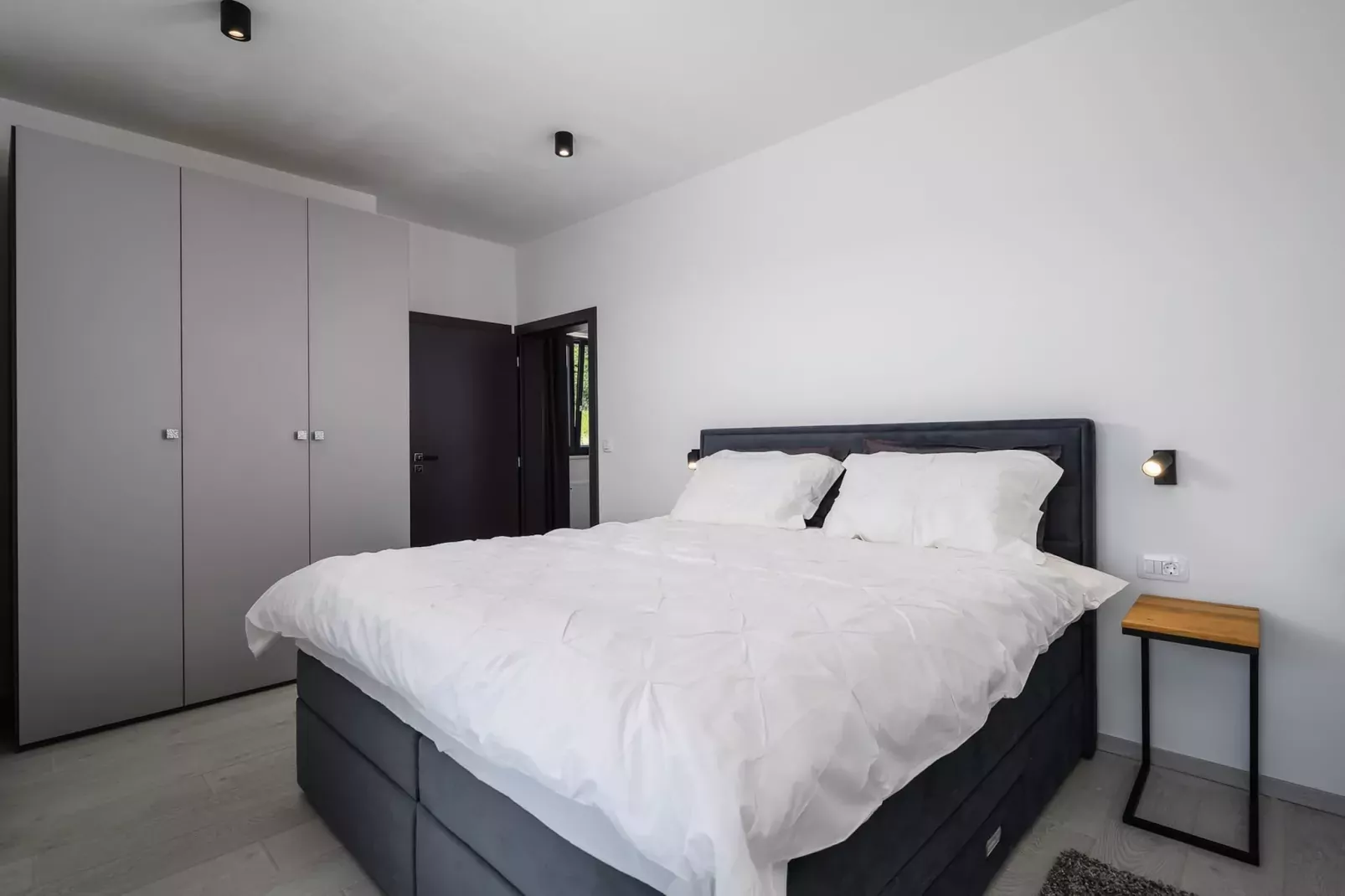 Villa de la Vie with Heated Swimming Pool-Slaapkamer