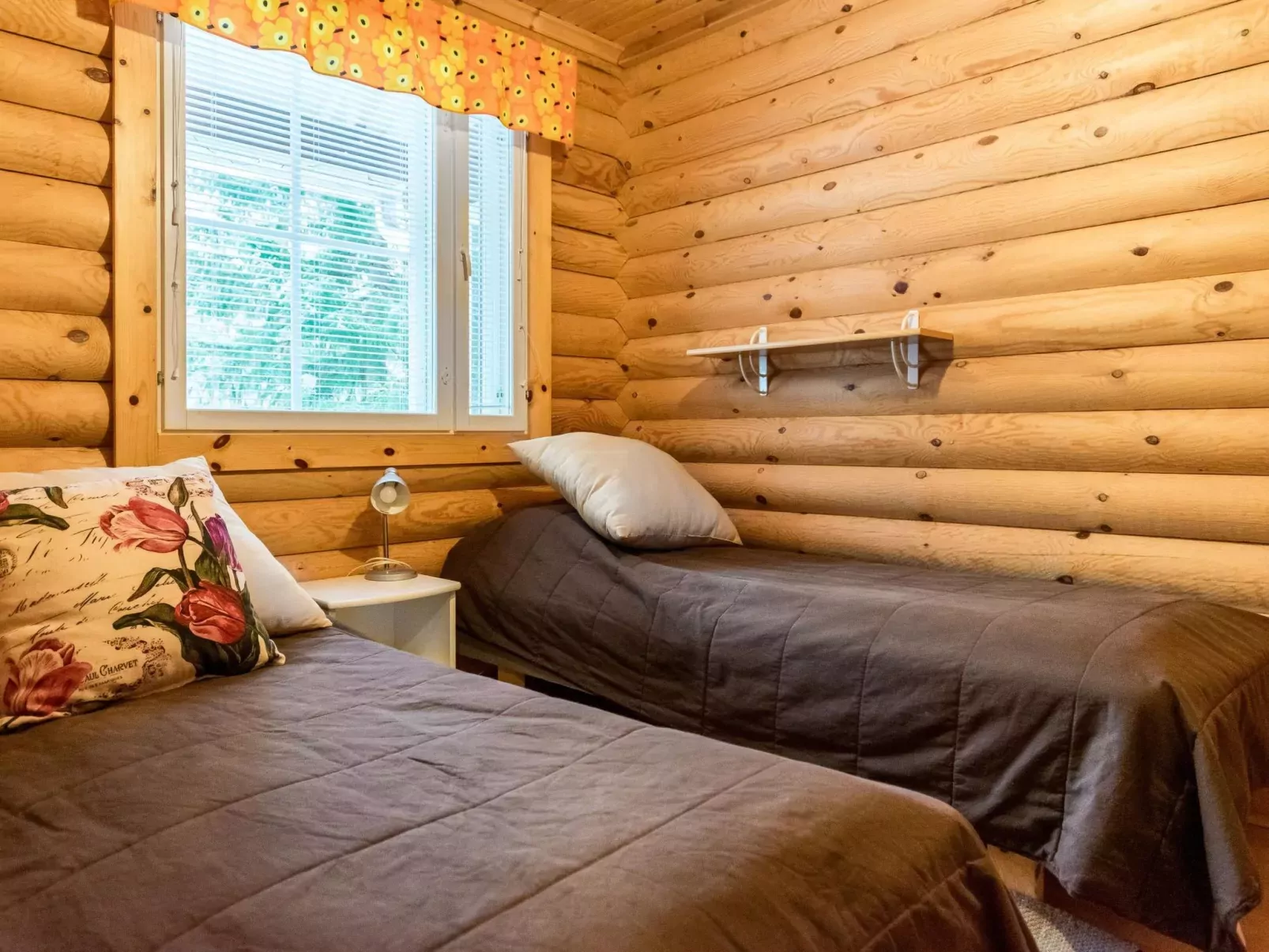 Kilpolan orvokki, pauliina ja karoliina-Binnen