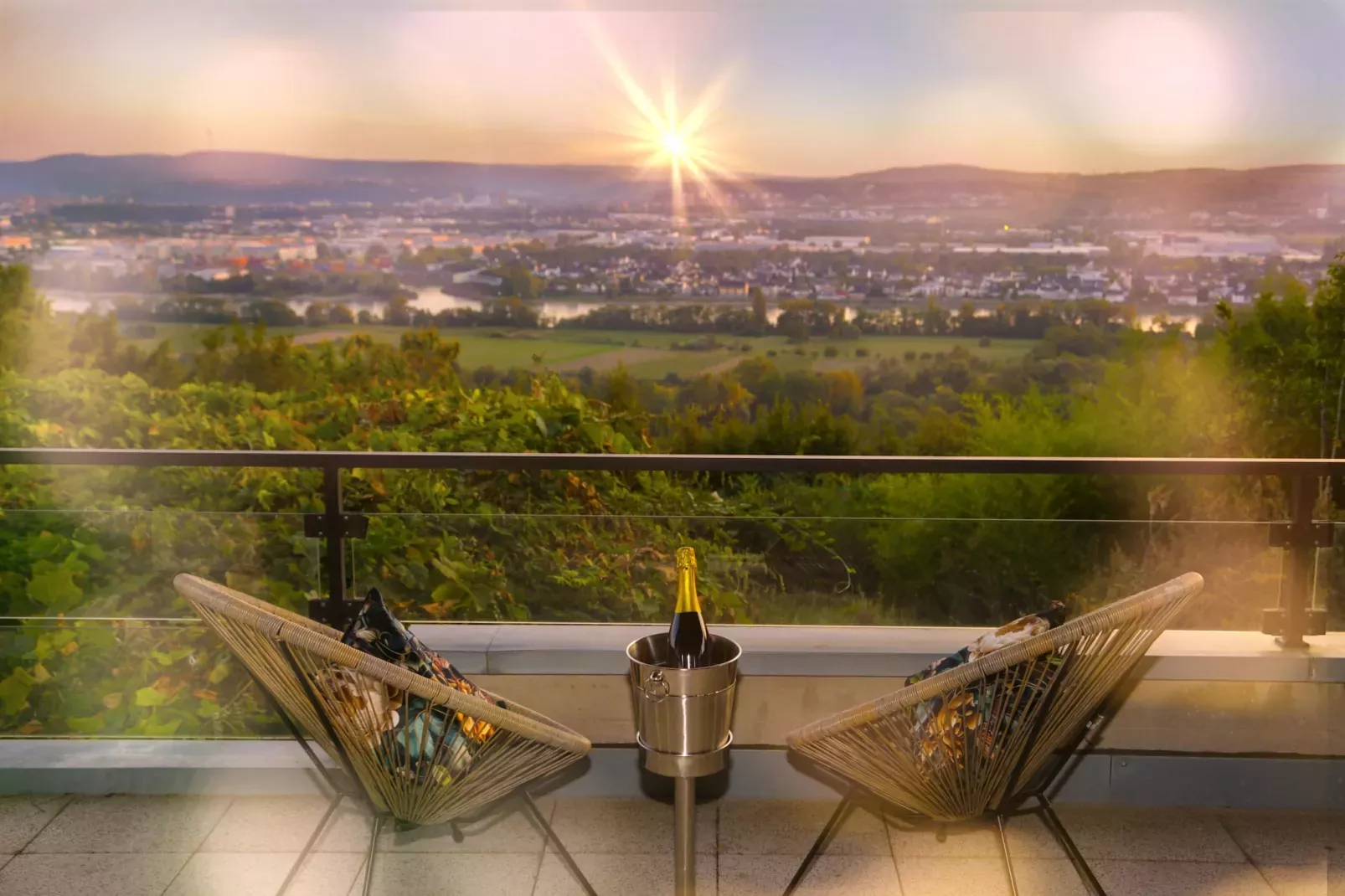 Villa Weitersburg mit indoor Pool-Terrasbalkon
