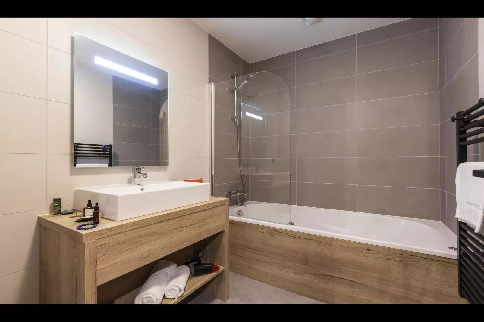 SAMOËNS-S8L-Badkamer