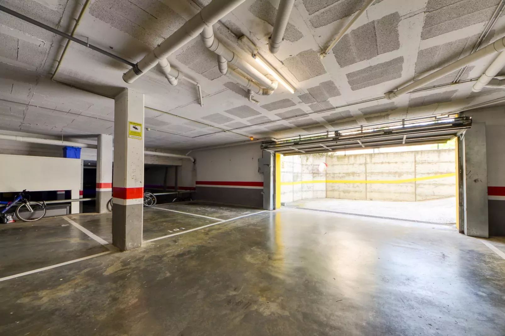 MILENI 2 4 Bjs 2 Roses-Parkfaciliteiten