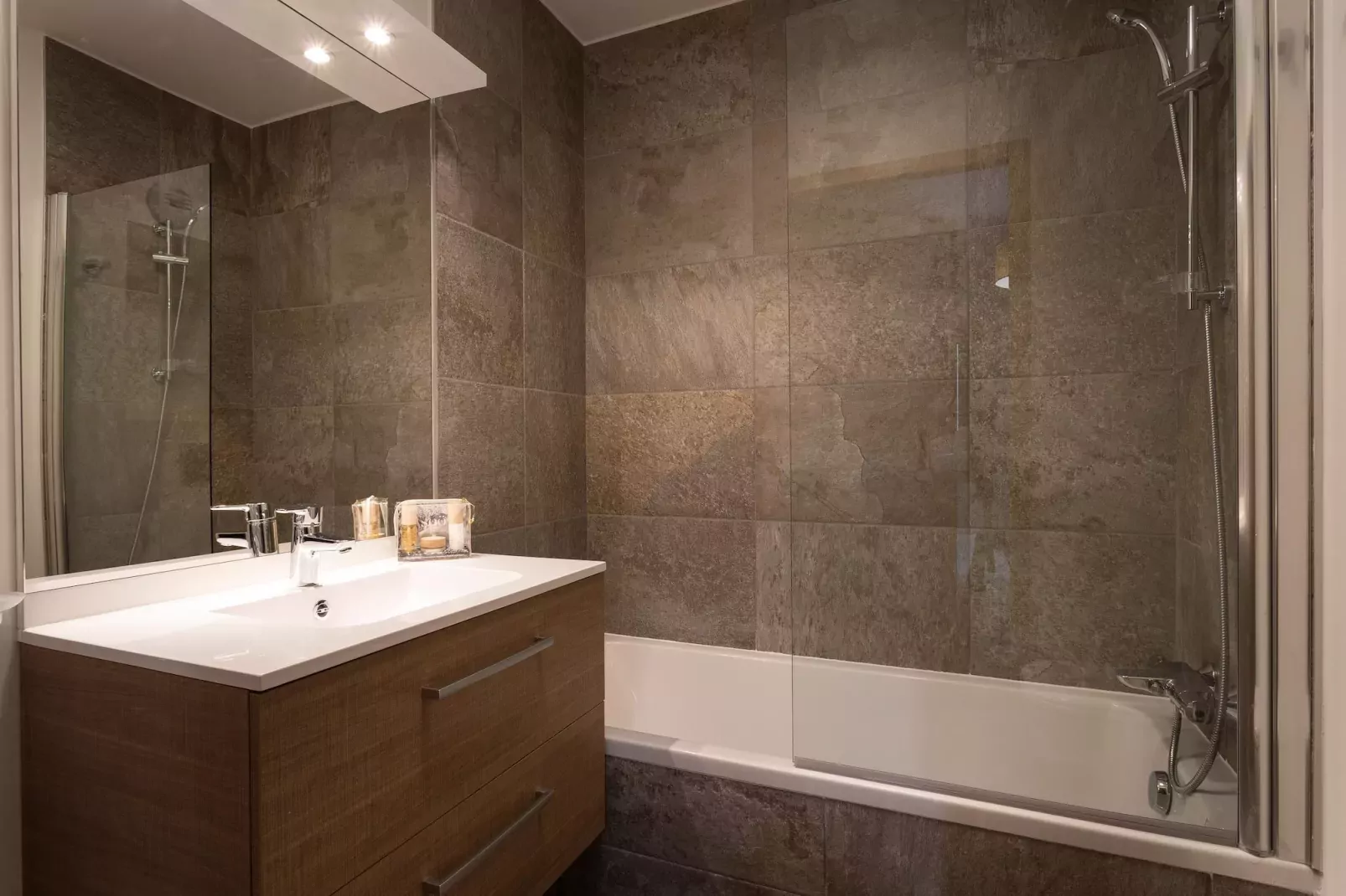 Le Diamant des Neiges-A49P-Badkamer