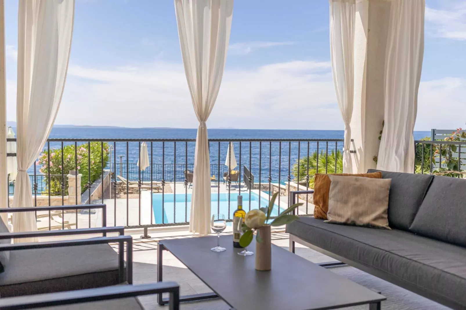 Villa Luce di Mare - Three Bedroom Villa with Pool