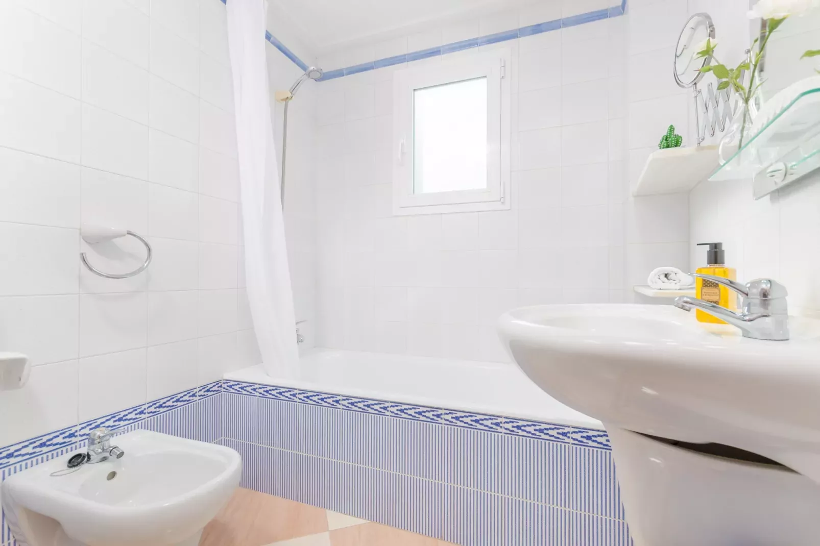 Roser (roser De ArtÀ)-Badkamer