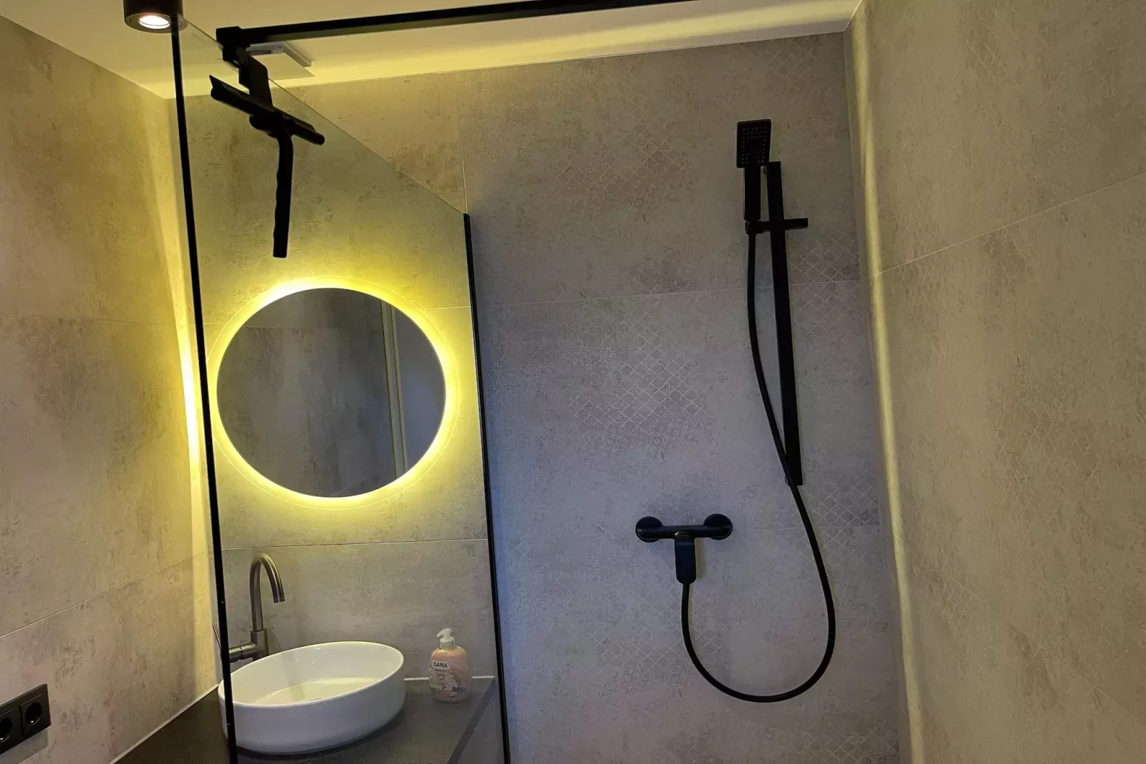 Ferienhaus mit Wasserblick 3 Pers-Badkamer