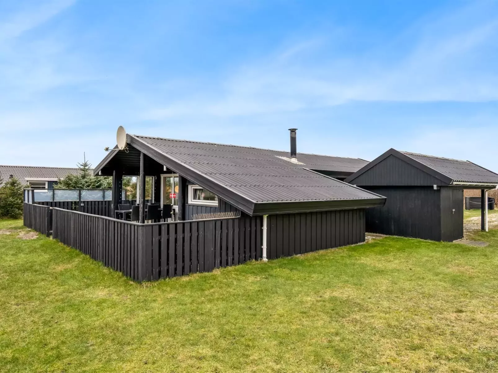 "Erblin" - 400m from the sea-Buiten