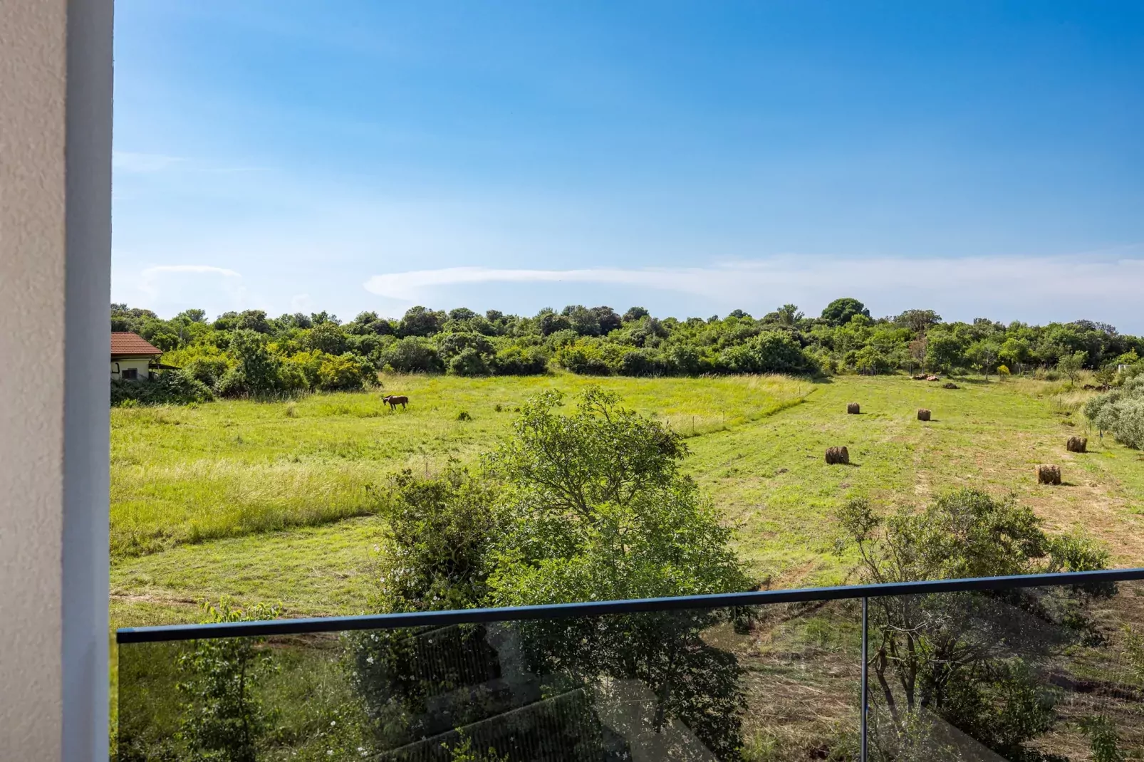 Villa Antares - Luxurious Vacation Oasis-Terrasbalkon