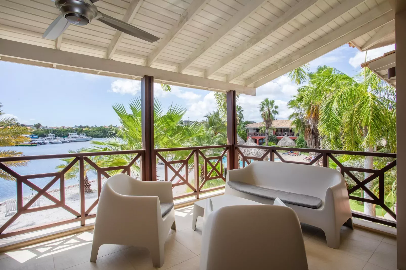 Spanish Water Apartment-Terrasbalkon