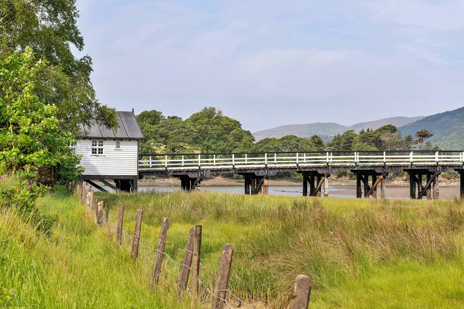 Toll Bridge Cottage-Buitenlucht