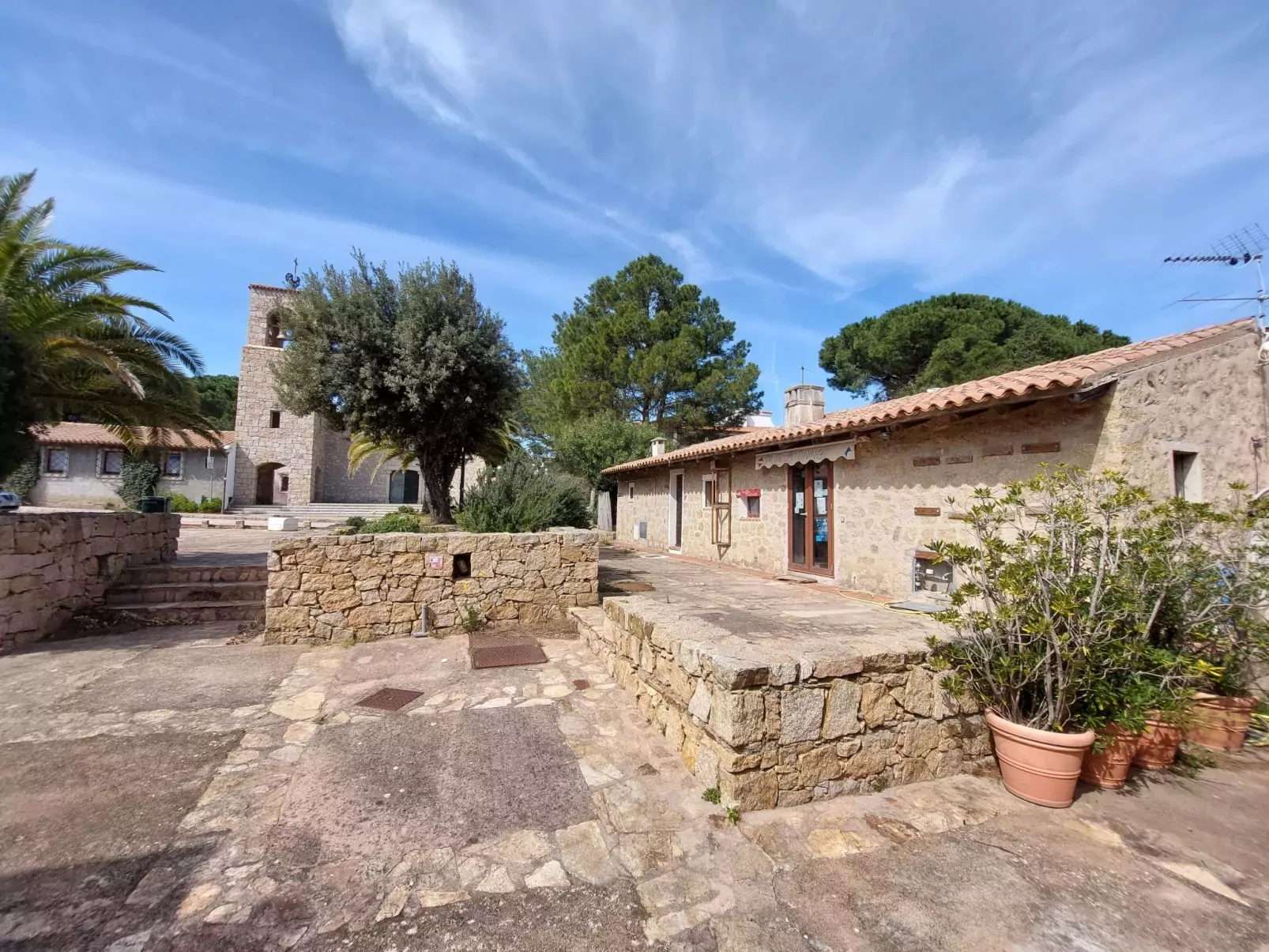 San Pantaleo-Buiten