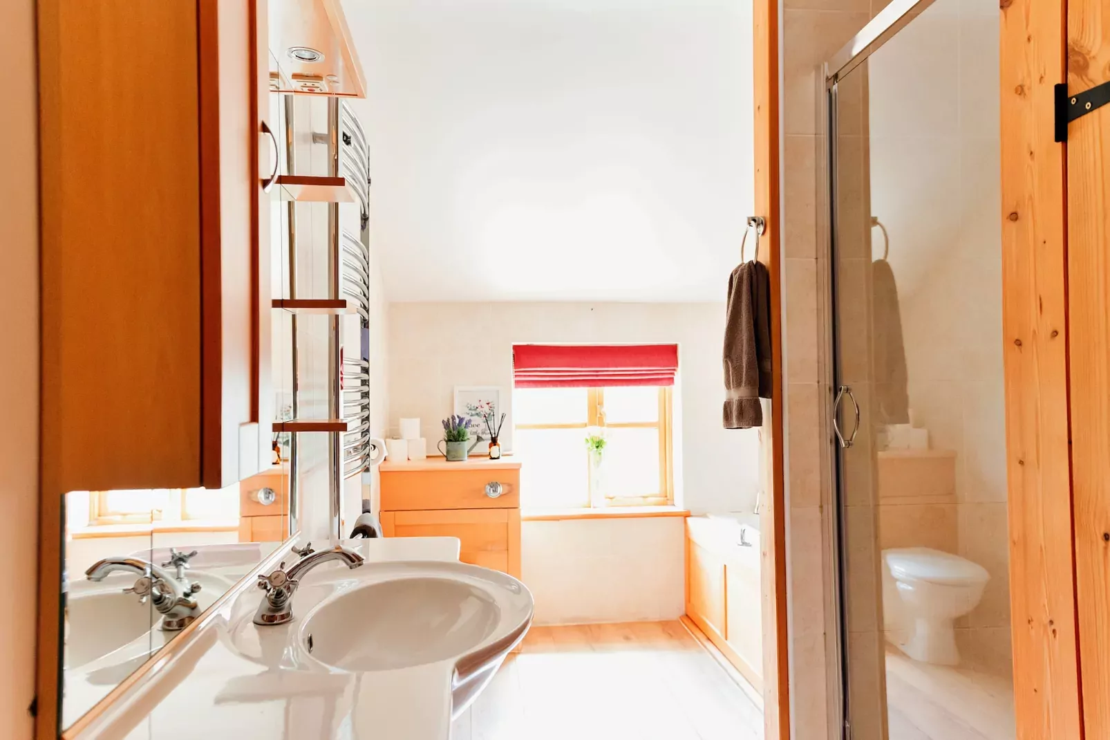 The Welsh Farmhouse-Badkamer