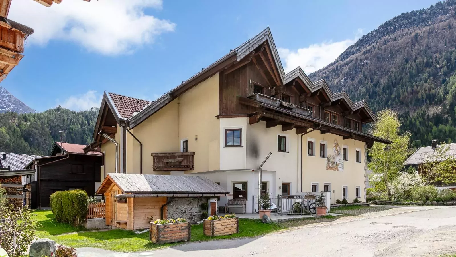 Schweizerhof Enzian-Buitenkant zomer