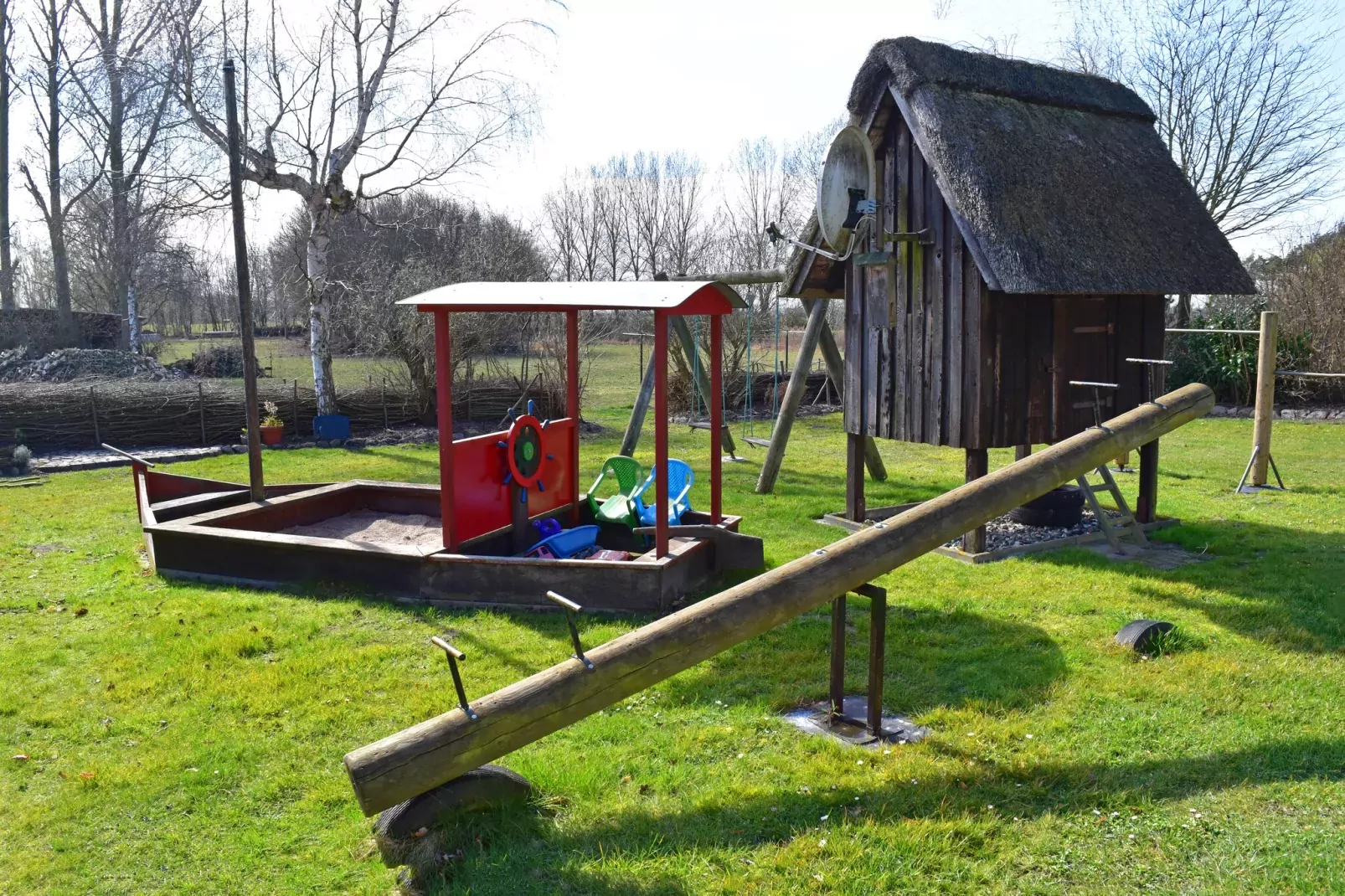 Ferien unterm Reetdach-Tuin winter