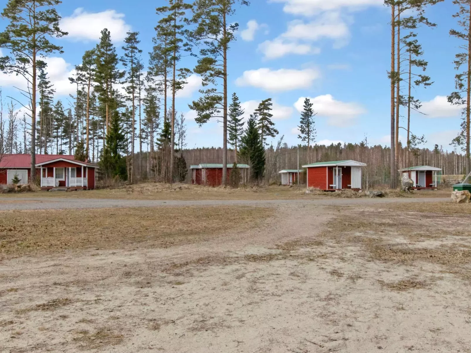 Kaislajärven huvila-Buiten