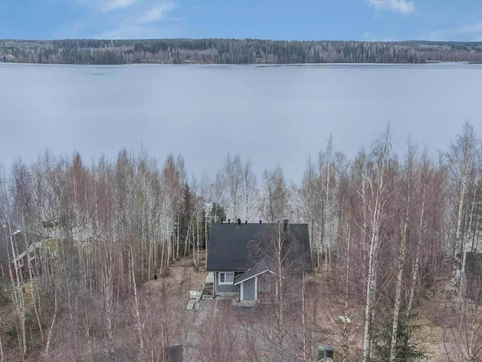 Villa iloinen-Buiten